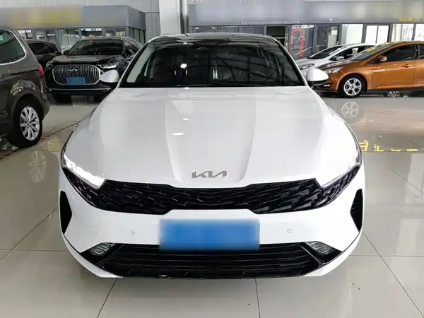 Kia K5 2025