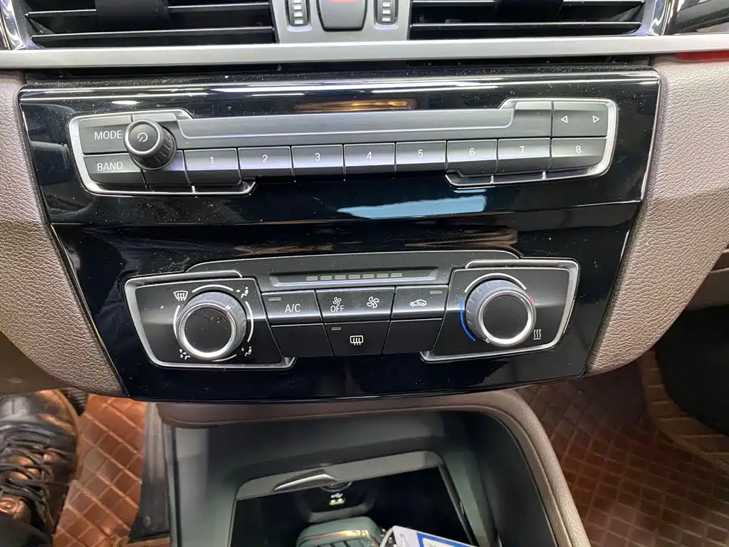BMW X1 2022 — фото 12