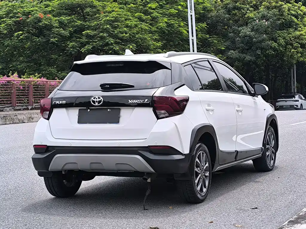 Toyota Yaris L 2023