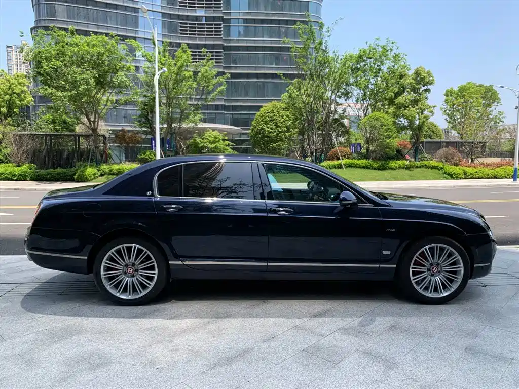Bentley Flying Spur 2013 — фото 9