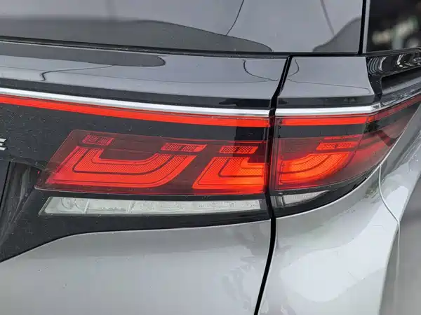 Toyota Vellfire 2024