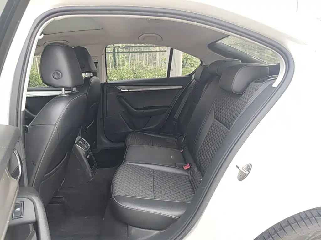 Skoda Octavia 2020 — фото 17