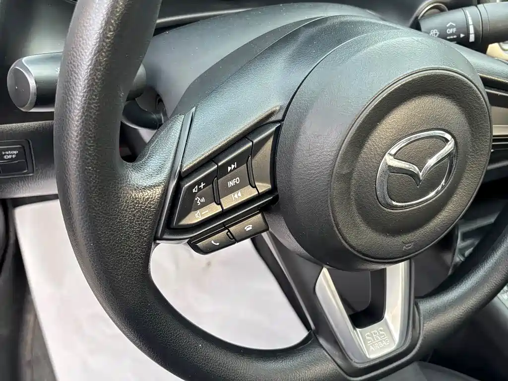 Mazda 3 Axela 2020 — фото 18
