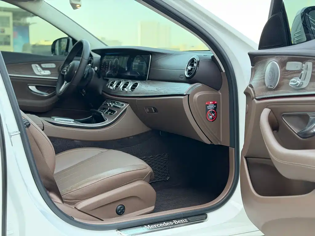 Mercedes-Benz E-Class 2020 — фото 10