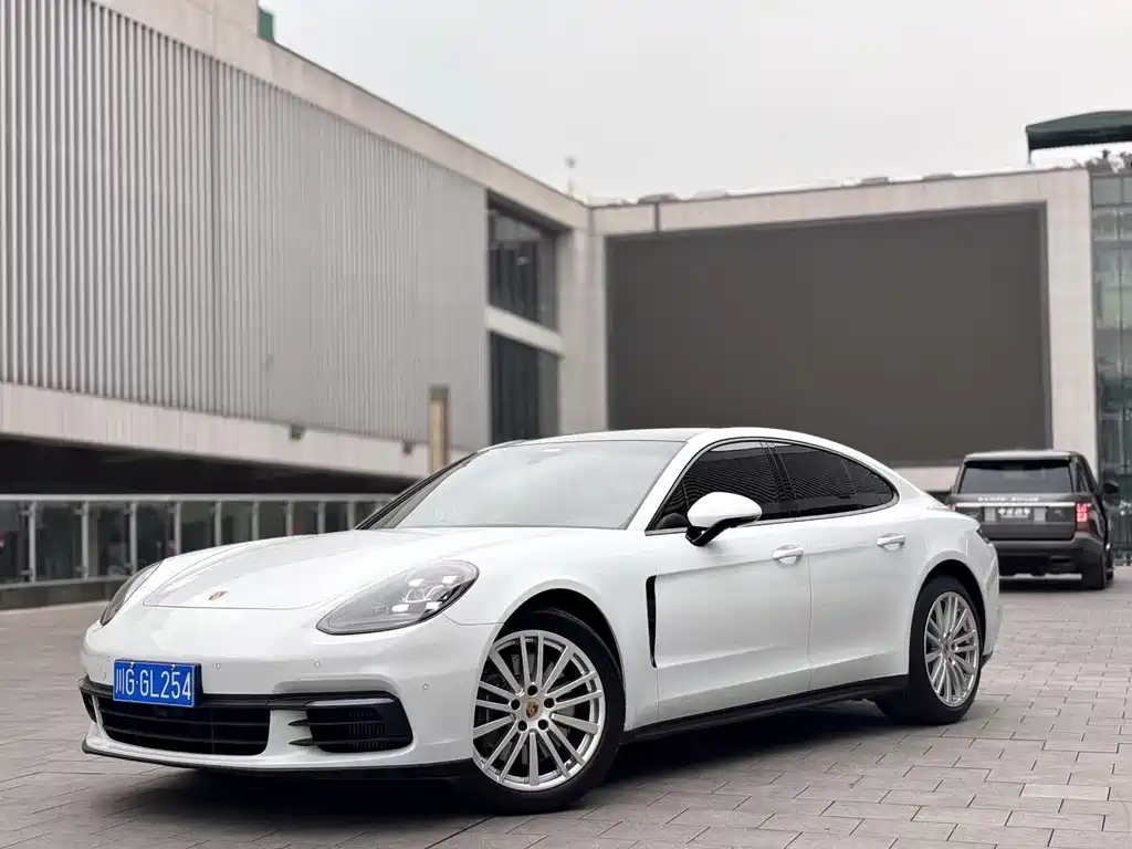 Porsche Panamera 2021 — фото 1