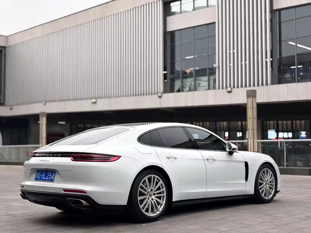 Porsche Panamera 2021 — фото 9