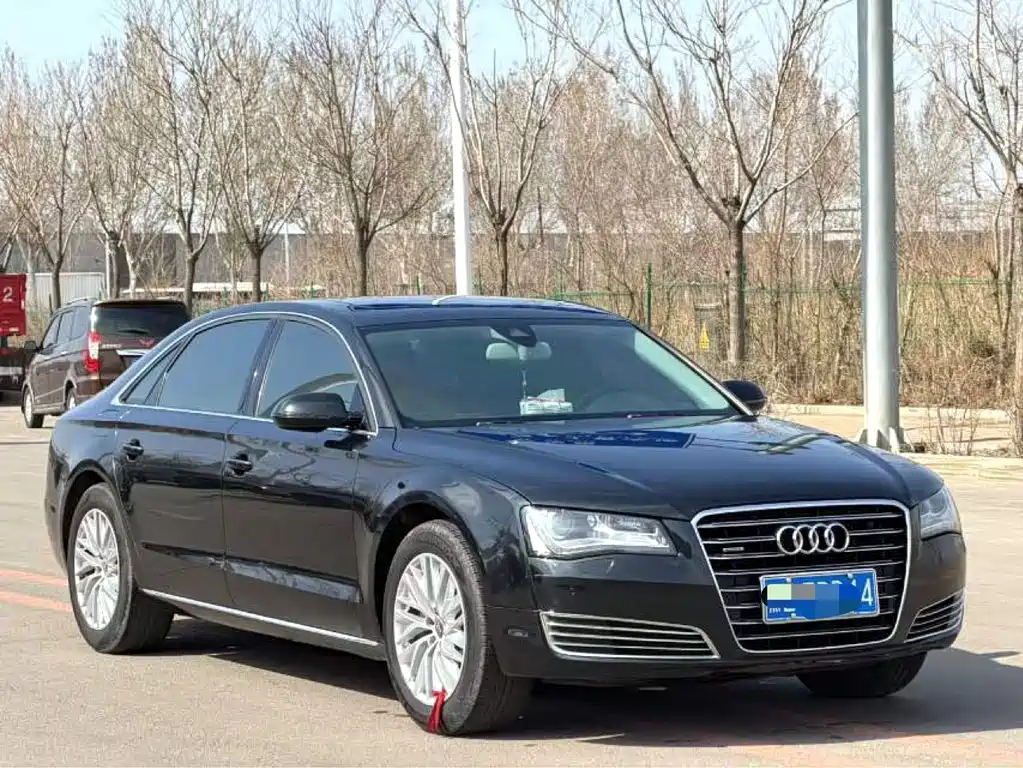 Audi A8 2014 — фото 2