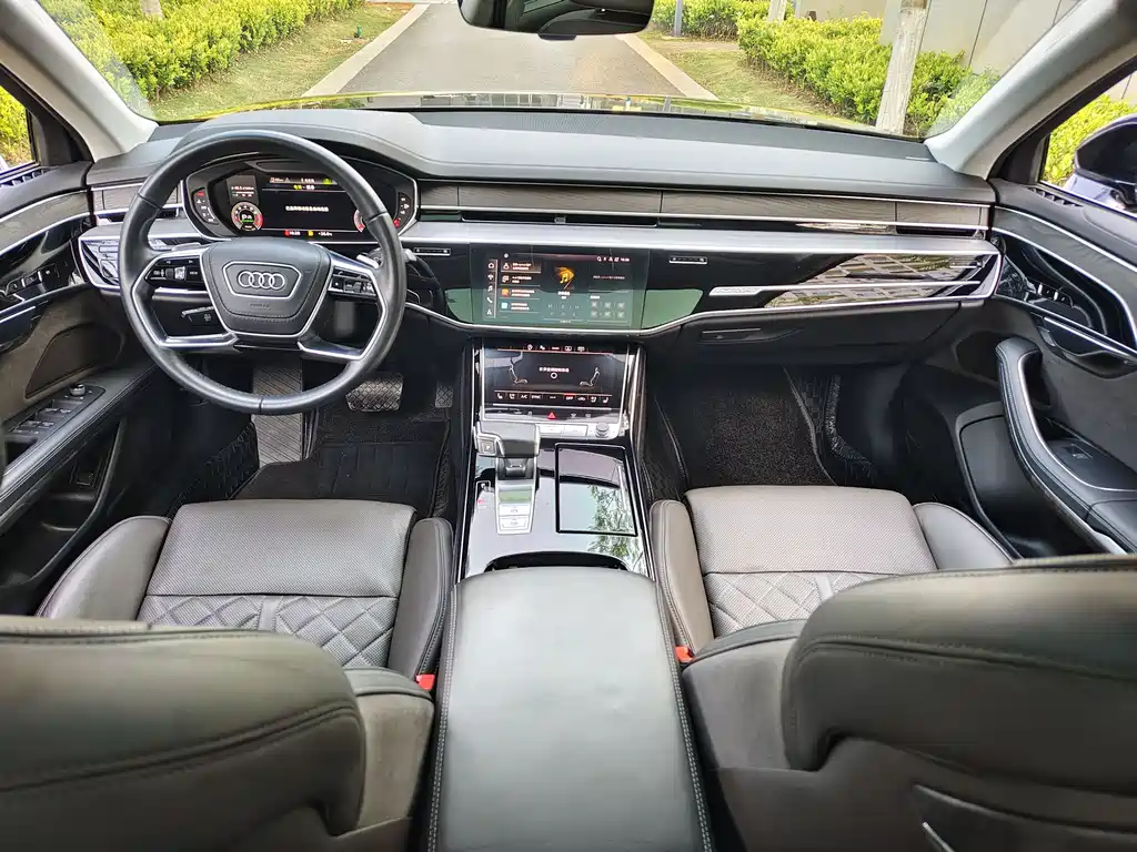 Audi A8 2024