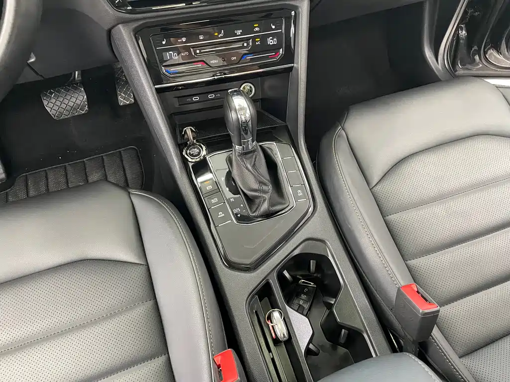 Volkswagen Tharu 2023 — фото 11
