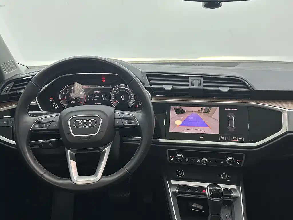 Audi Q3 2023 — фото 11