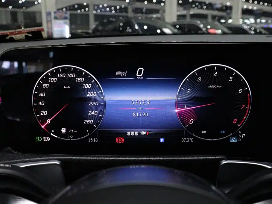 Mercedes-Benz GLB 2024 — фото 16