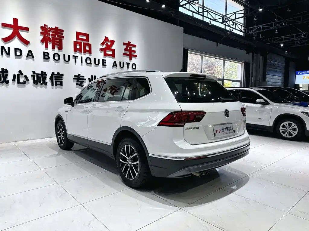 Volkswagen Tiguan L 2018 — фото 19