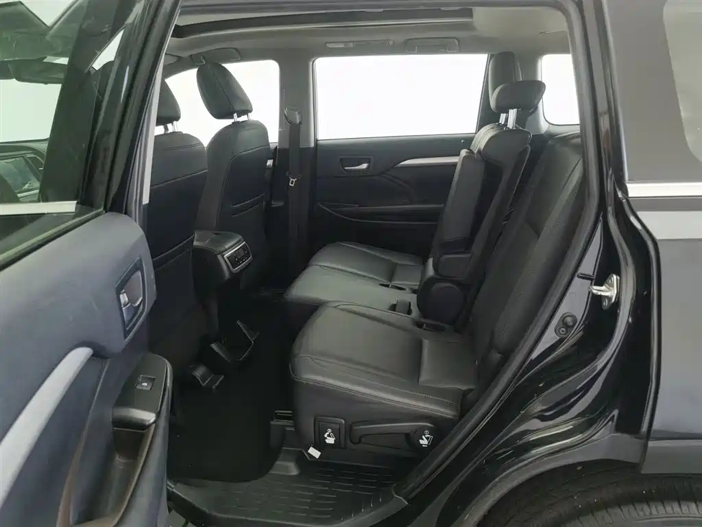 Toyota Highlander 2020 — фото 15