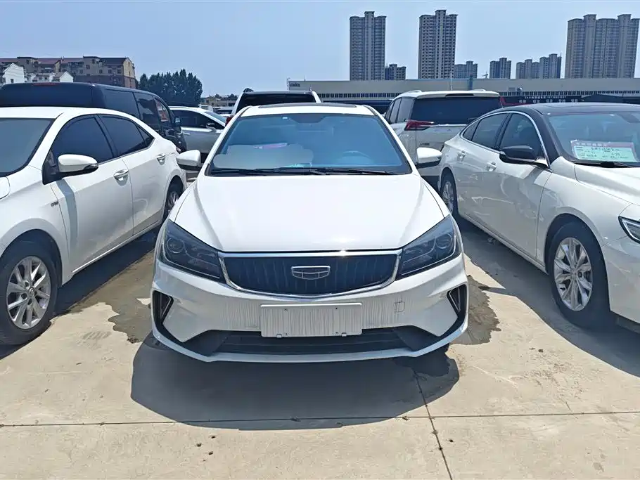 Geely Emgrand 2022