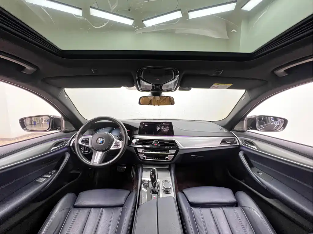 BMW 5 Series 2020 — фото 15