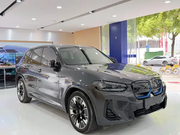 BMW iX3 2021