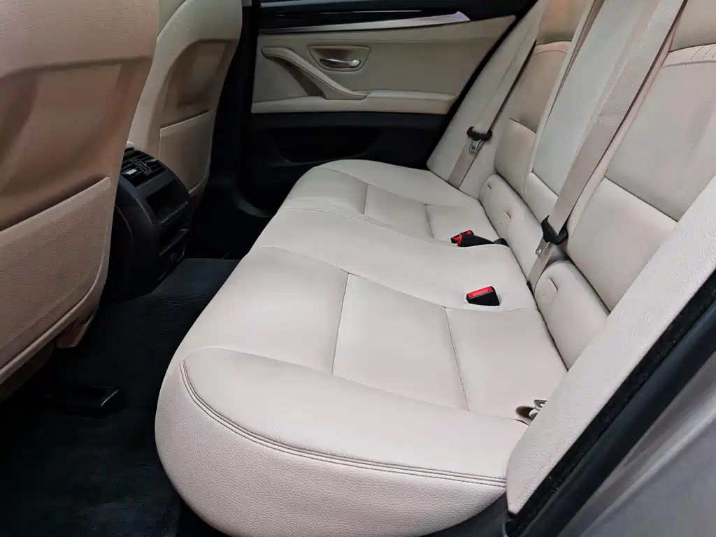 BMW 5 Series 2015 — фото 33