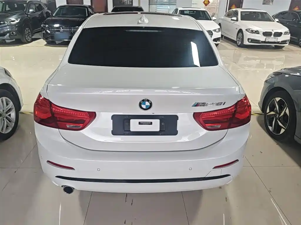 BMW 1 Series 2018 — фото 6