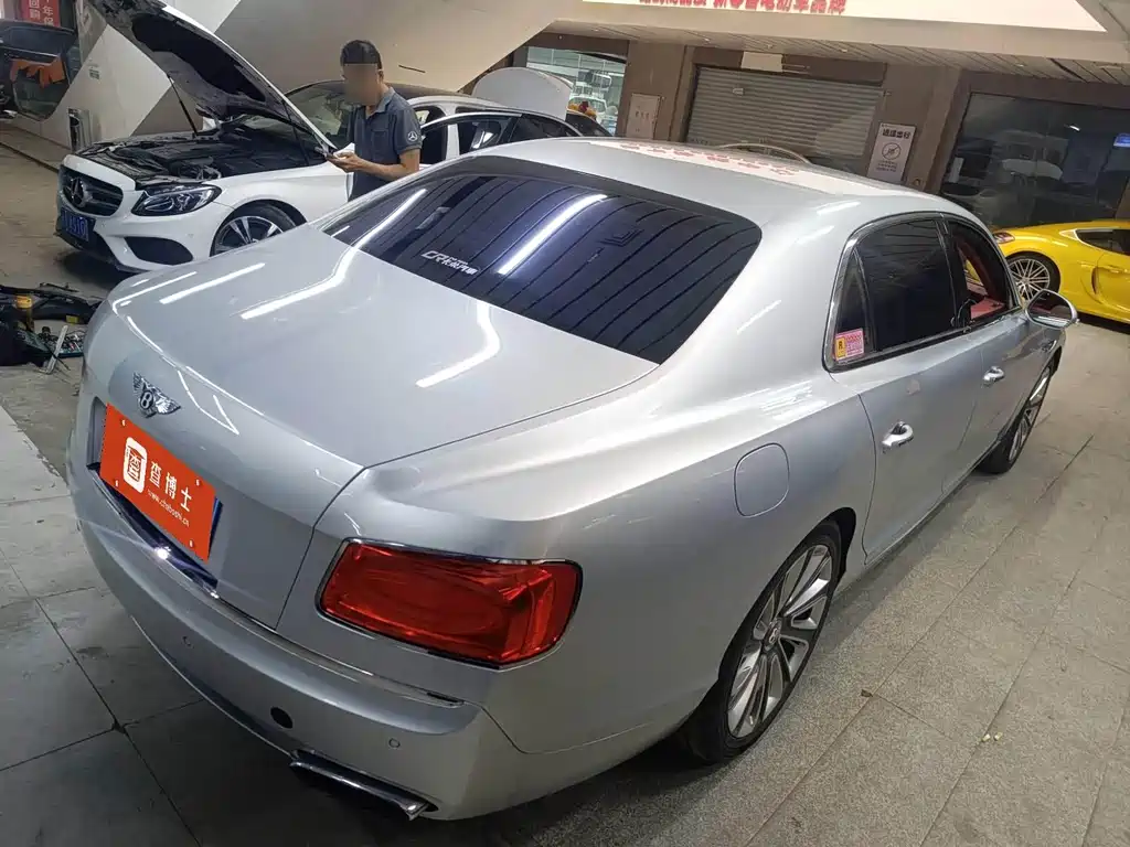Bentley Flying Spur 2015 — фото 2