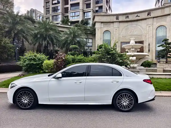 Mercedes-Benz C-Class 2024