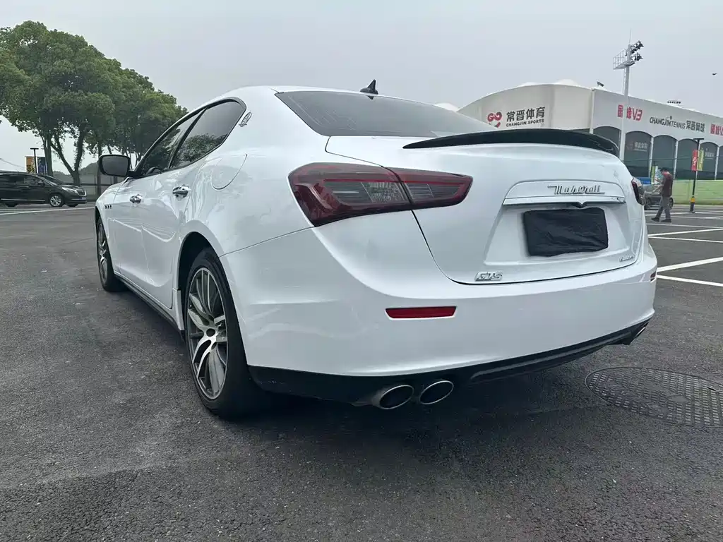 Maserati Ghibli 2016 — фото 10