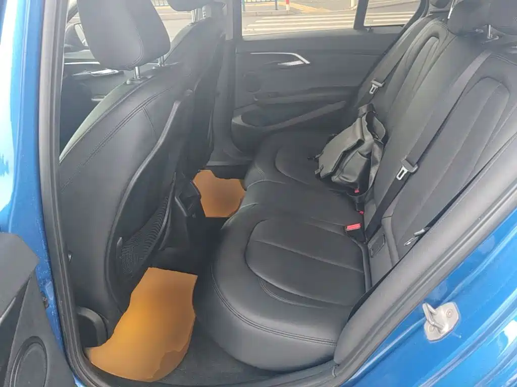 BMW 1 Series 2018 — фото 13