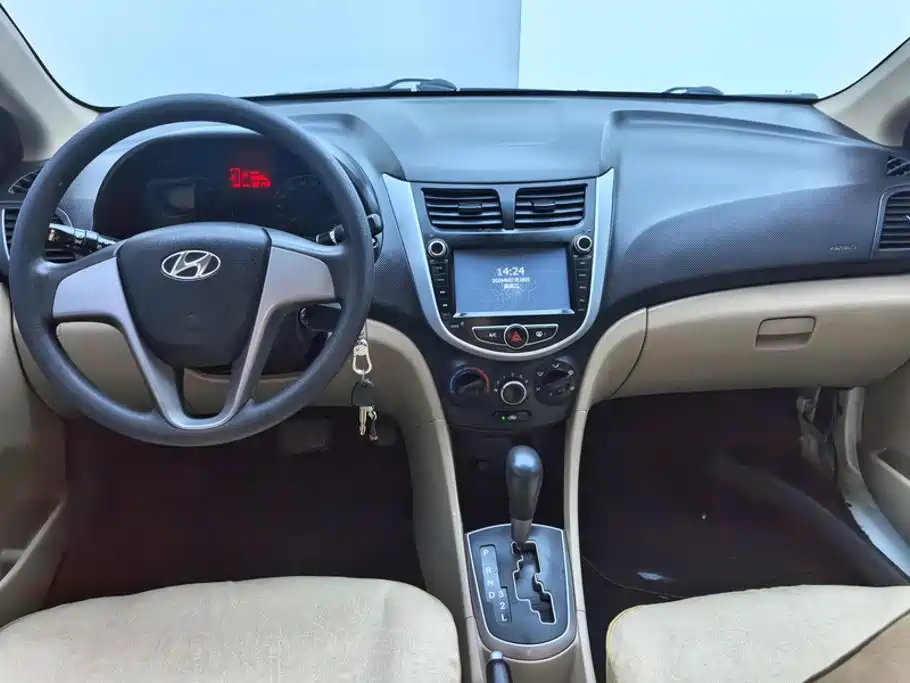 Hyundai Accent 2016 — фото 12