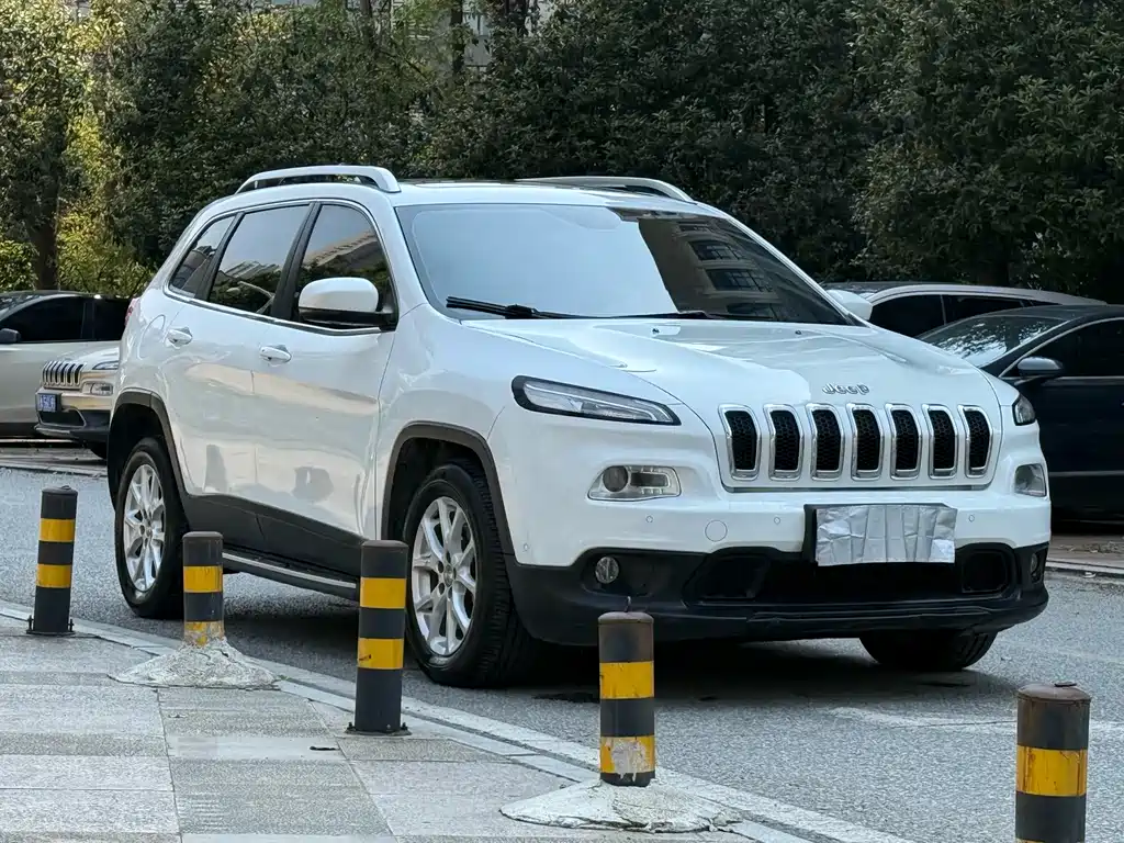 Jeep Cherokee 2017 — фото 2