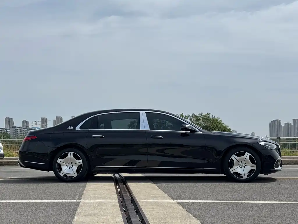 Mercedes-Benz S-Class 2021