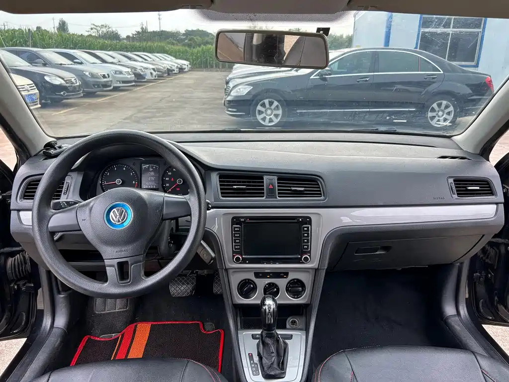 Volkswagen Lavida 2013