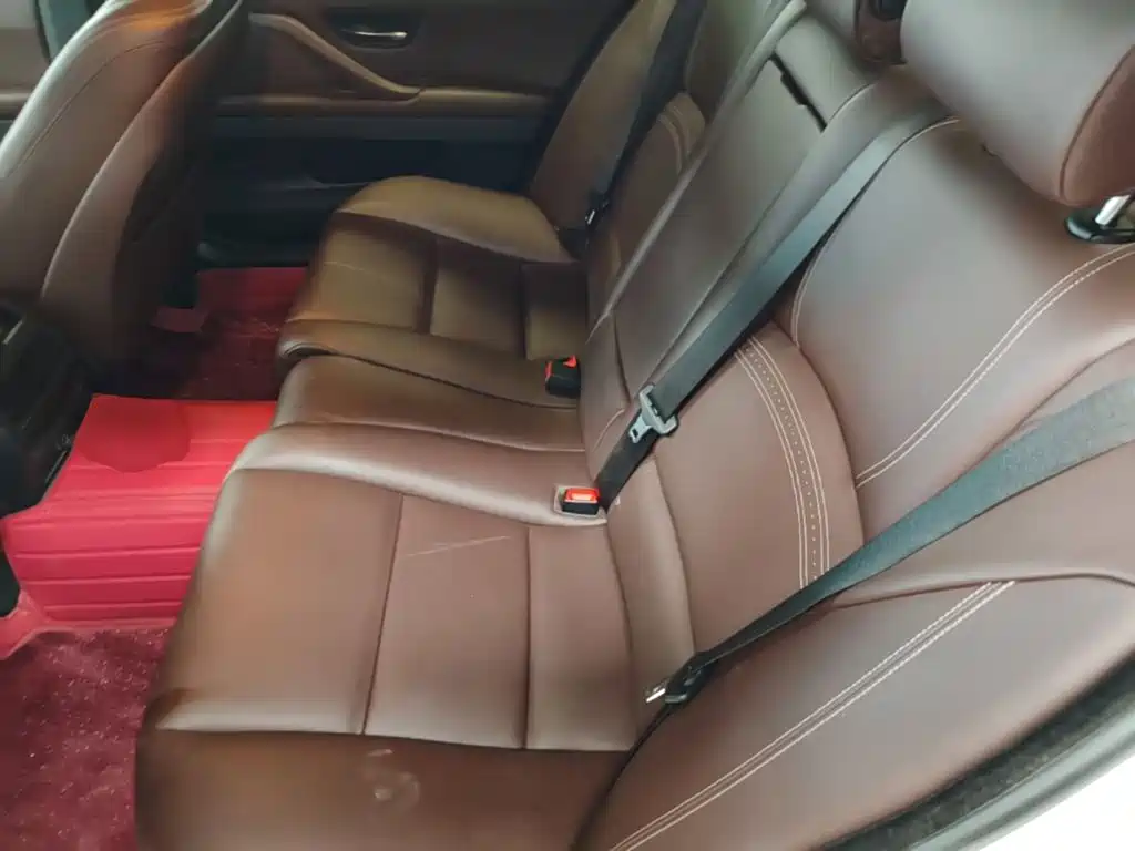 BMW 5 Series 2015 — фото 17