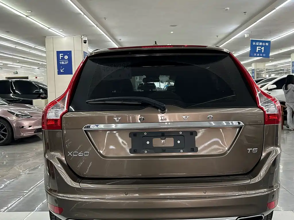 Volvo XC60 2015 — фото 7