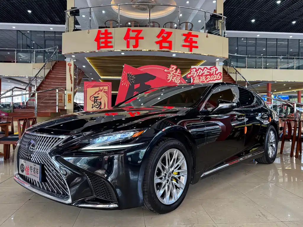 Lexus LS 2018 — фото 1