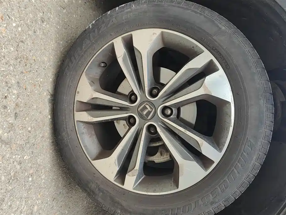 Luxgen U6 2016