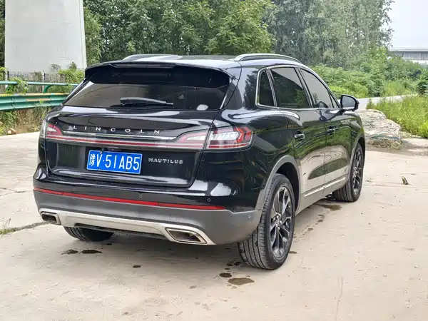 Lincoln Nautilus 2021
