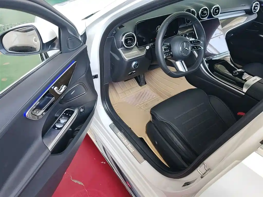 Mercedes-Benz C-Class 2023 — фото 16