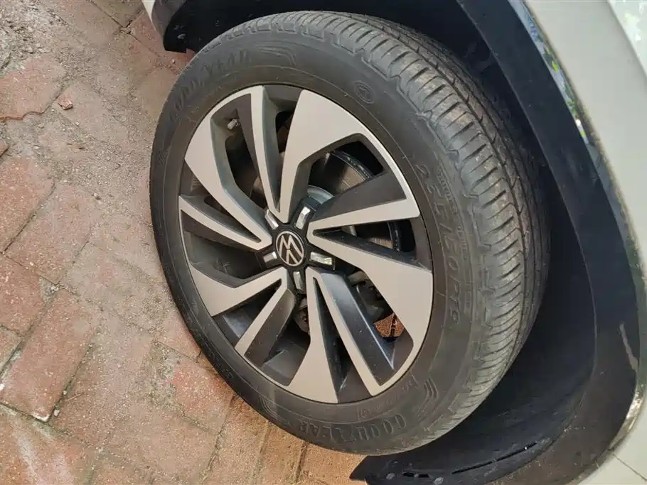 Volkswagen X 2023