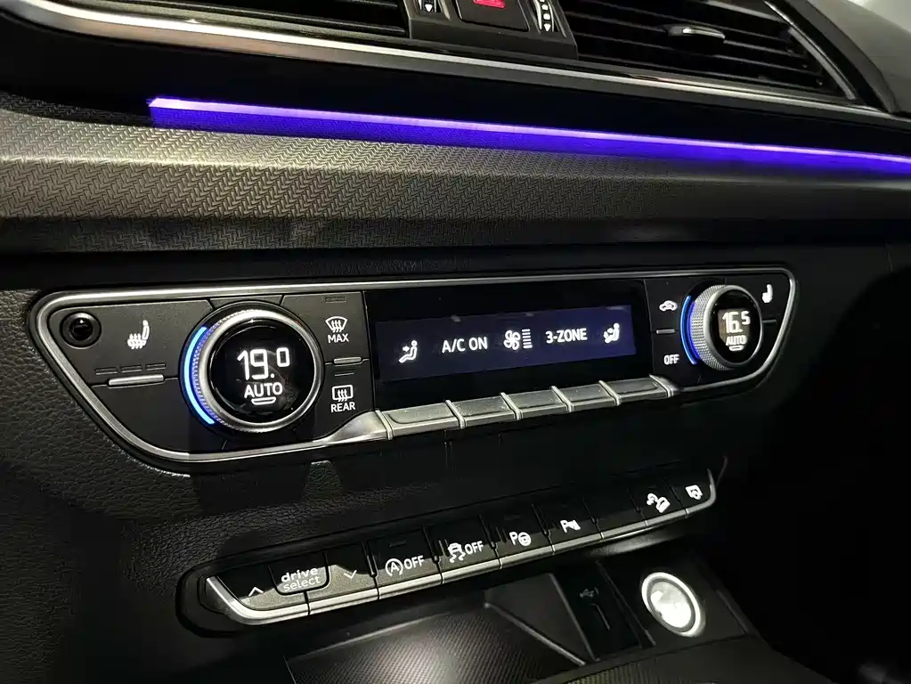 Audi Q5L 2023 — фото 9