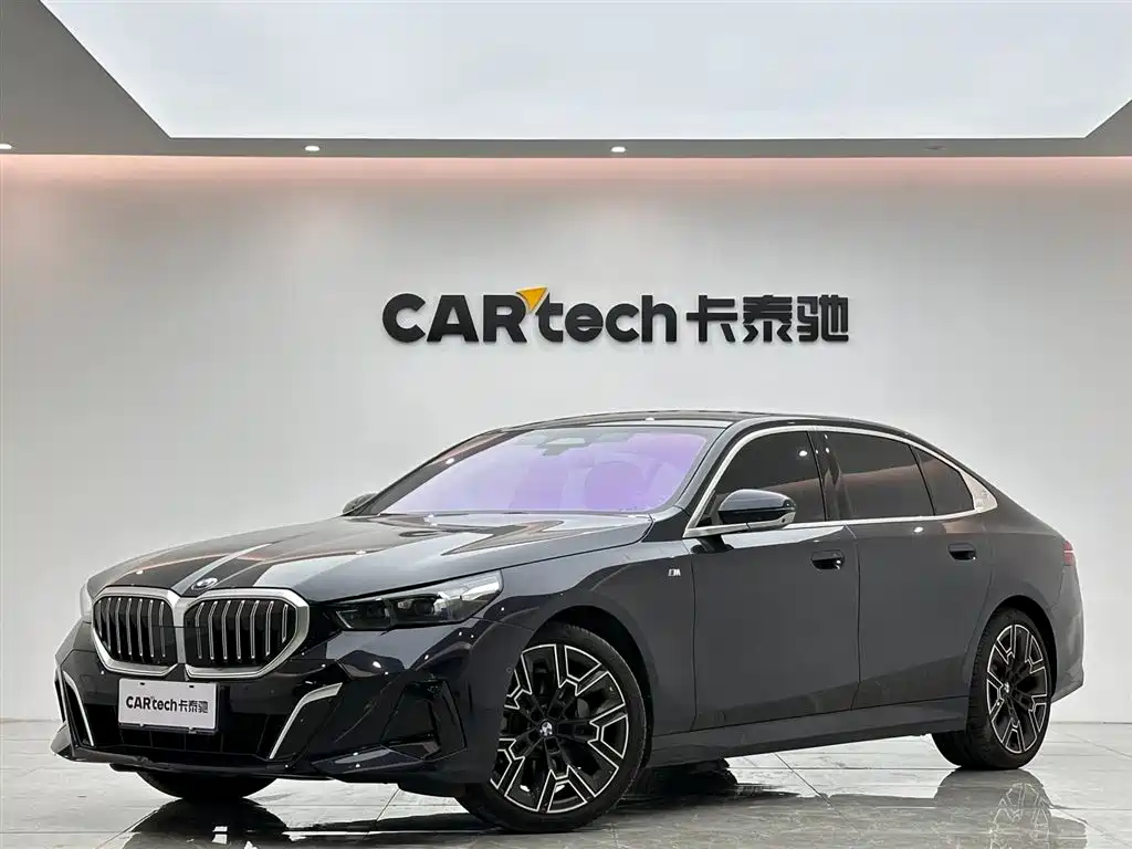 BMW 5 Series 2025
