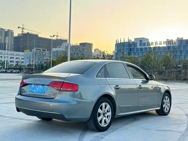 Audi A4L 2012