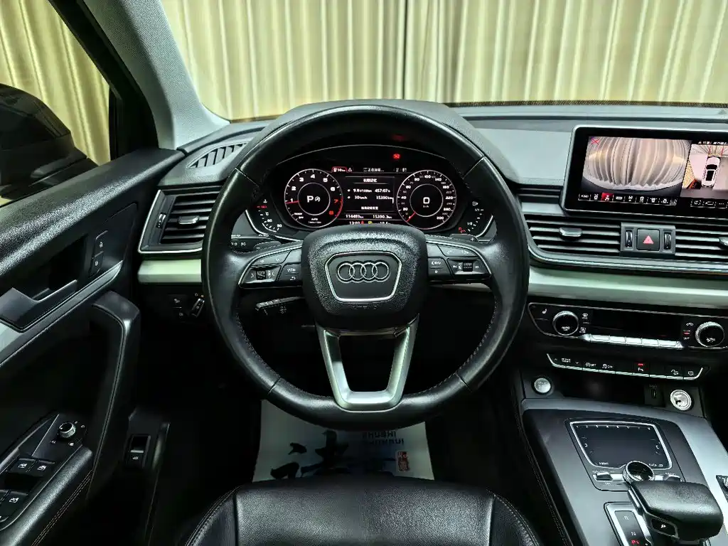 Audi Q5L 2021 — фото 10