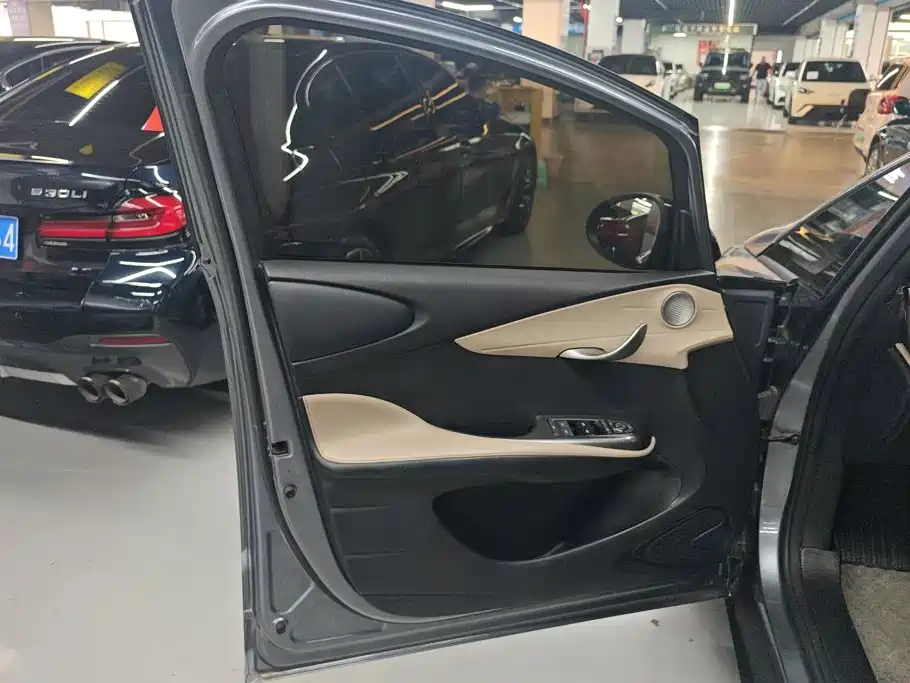 BYD Dolphin 2023