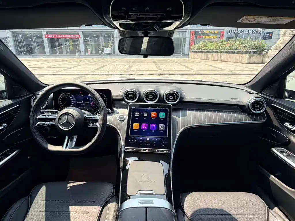 Mercedes-Benz C-Class 2025 — фото 17