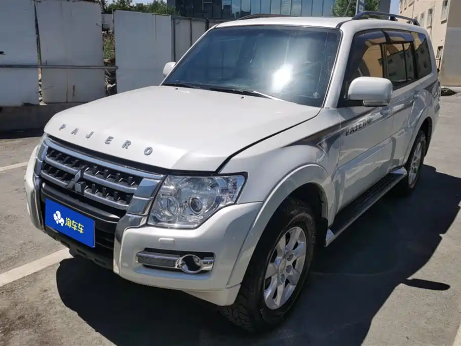 Mitsubishi Pajero 2018