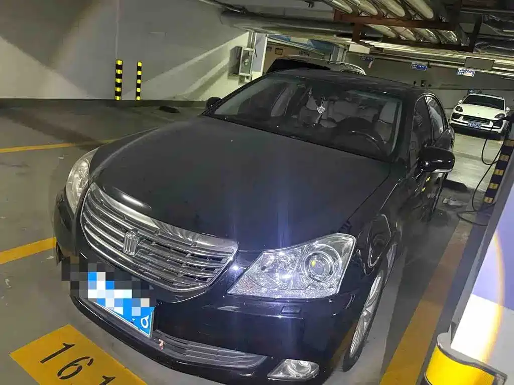 Toyota Crown 2010