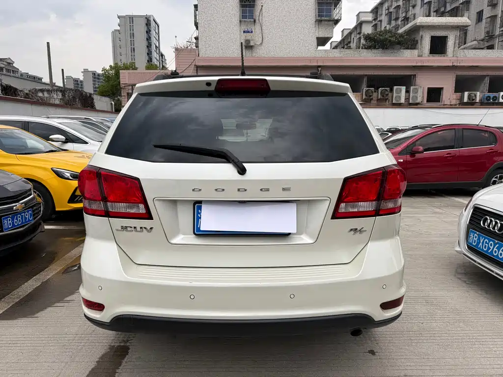 Dodge Journey 2015 — фото 11