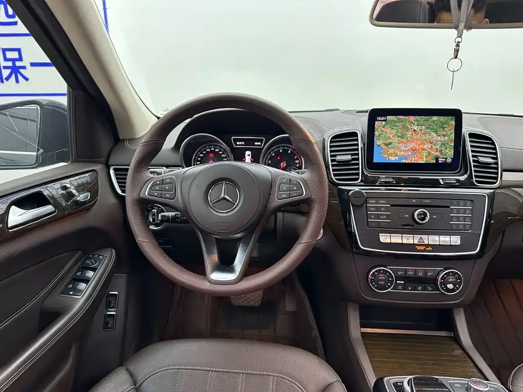 Mercedes-Benz GLS 2018 — фото 12