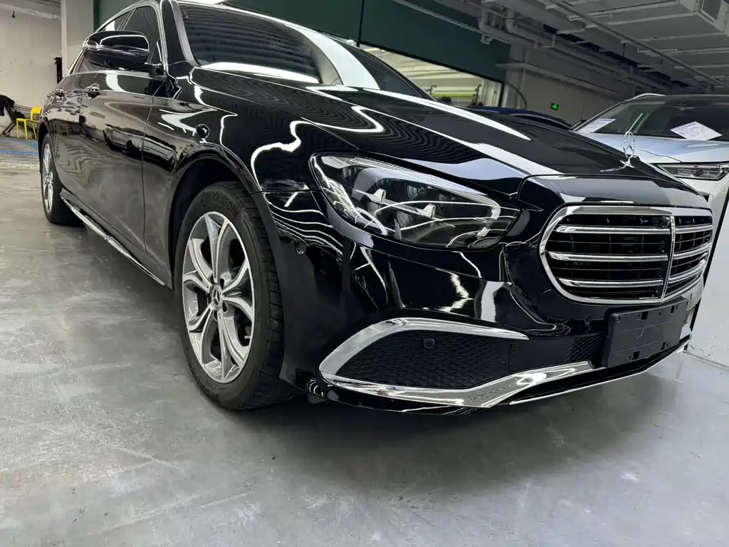 Mercedes-Benz E-Class 2022