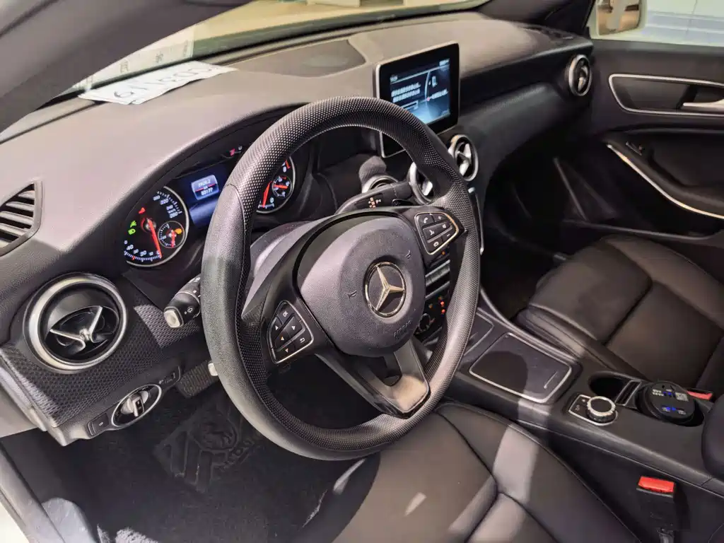 Mercedes-Benz A-Class 2016 — фото 6
