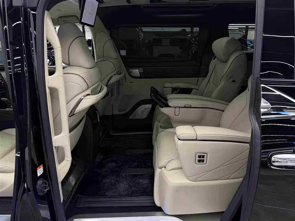 Toyota Alphard 2024 — фото 13